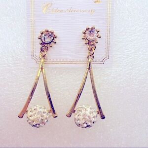 Earrings Crystals White ball set in Gold tone.